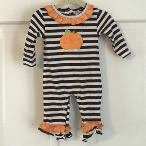 Ruffle pumpkin baby onesie